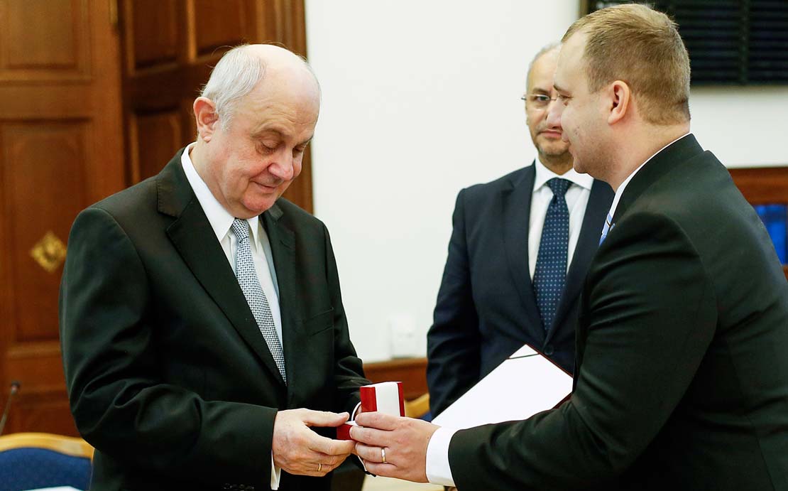 Dr. Jakab István emlékgyűrűt kapott dr. Balás István