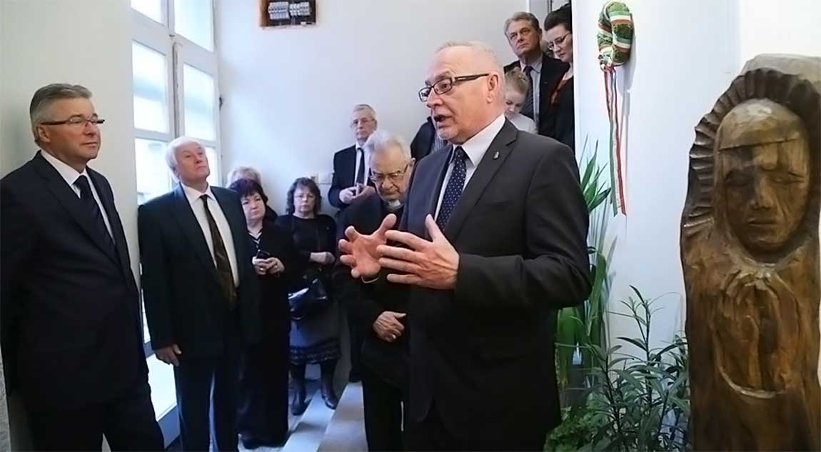 Golgota-csoportot avattak fel Alsóvároson