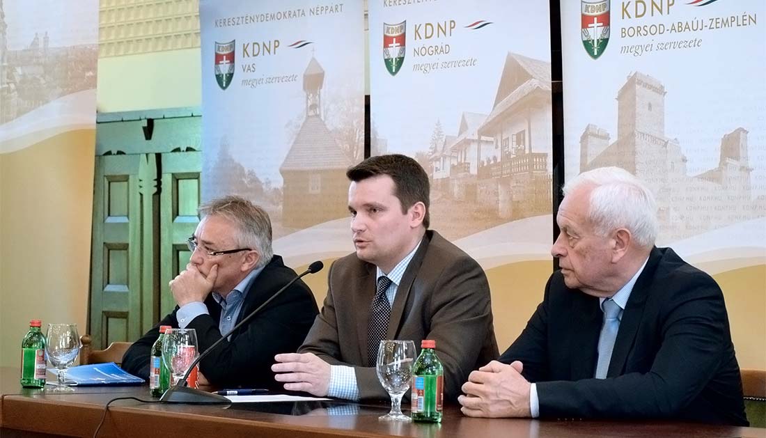 Seszták Oszkárt választották meg a testület élére