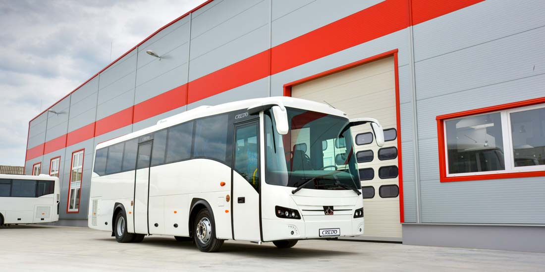 Csarnokavatással ünnepelt a buszokat is gyártó Kühne-Kravtex