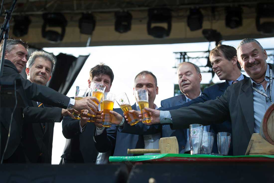 Elkezdődött a Csabai Sörfesztivál és Csülökparádé