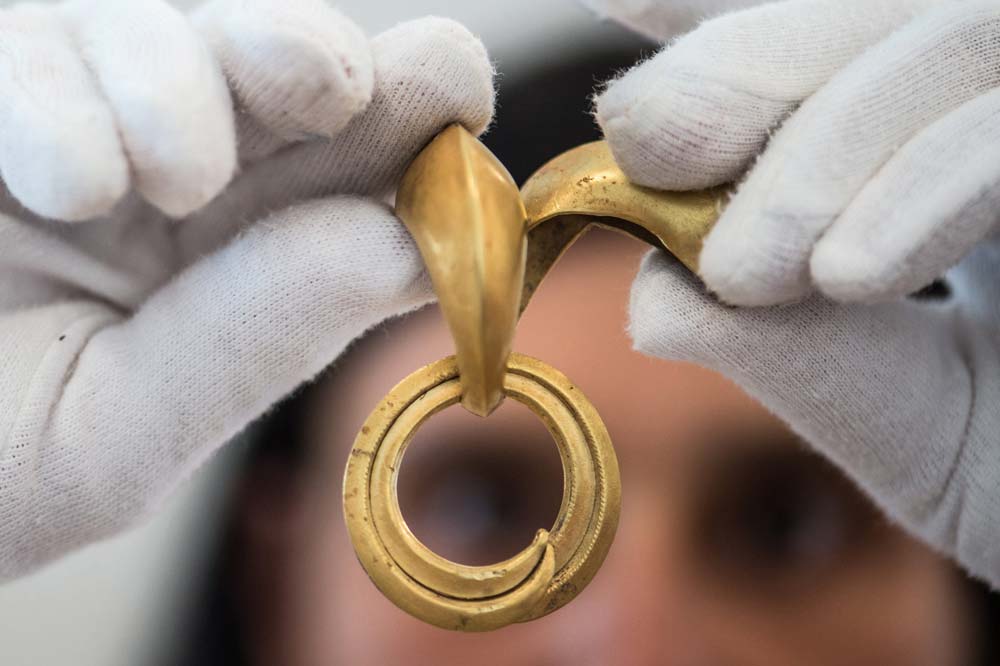 Középső bronzkori aranytárgyak kerültek elő Kiskőrösnél