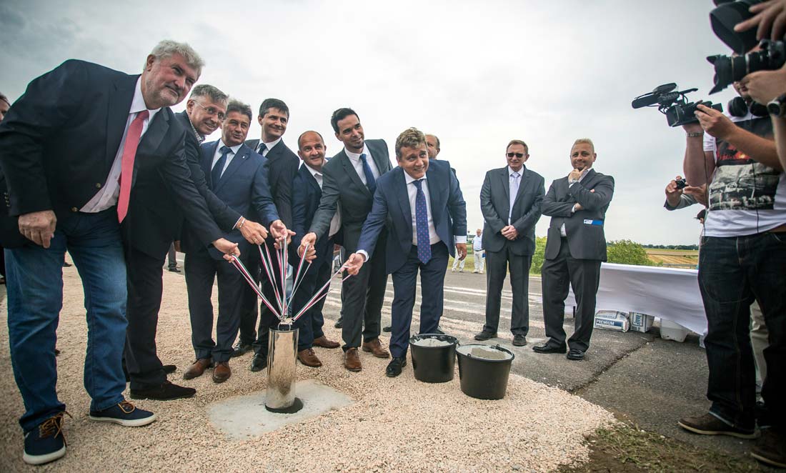 Letették az M35-ös autópálya új szakaszának alapkövét