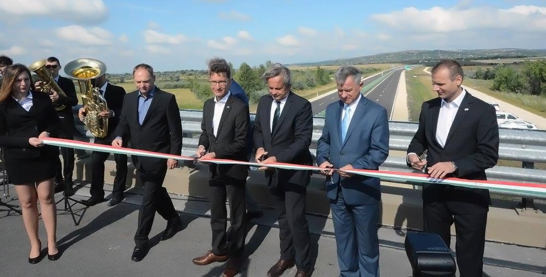 Átadták a 8-as főút székesfehérvári elkerülőjének harmadik szakaszát