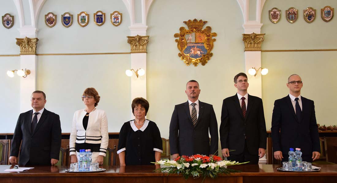 Negyvenegy megyei díjat adtak át Szolnokon