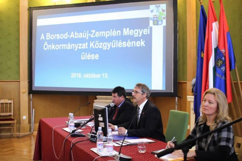 Középpontban a nemzetközi kapcsolatok