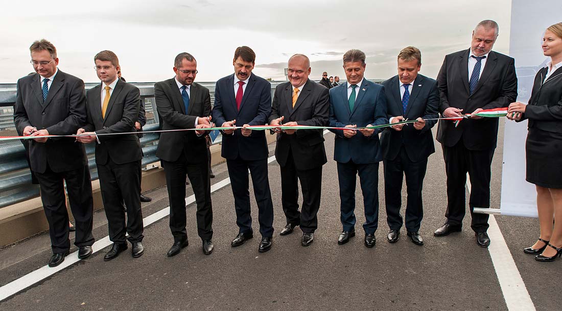 Átadták az M86-os gyorsforgalmi út Hegyfalu és Csorna közötti szakaszát