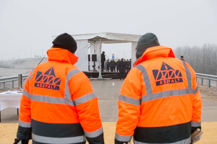 15325368_1367038346673888_222506112615463533_o