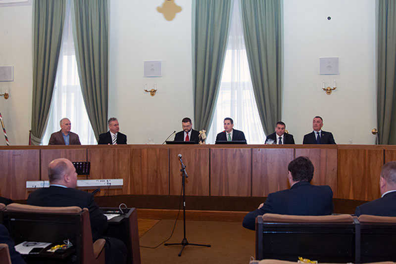 Közmeghallgatással indult az év utolsó közgyűlése Fejérben