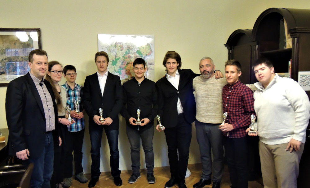 Díjnyertes diákolimpikononak gratulált Ribányi József
