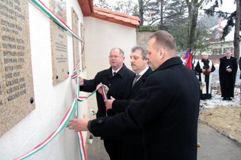 Gulág emlékfalat avattak Patakon