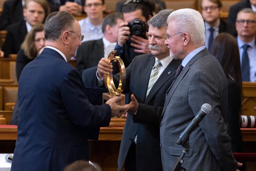 Átadták a 2016. évi Magyar Innovációs Nagydíj pályázat elismeréseit