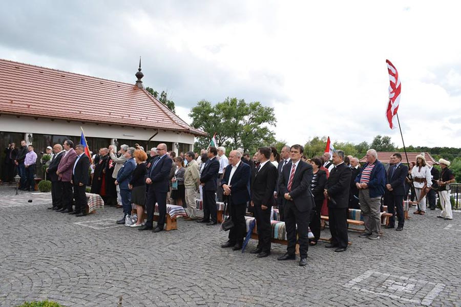 Emlékművet avattak a Szabolcs-Szatmár-Bereg Megyei Közgyűlés támogatásával
