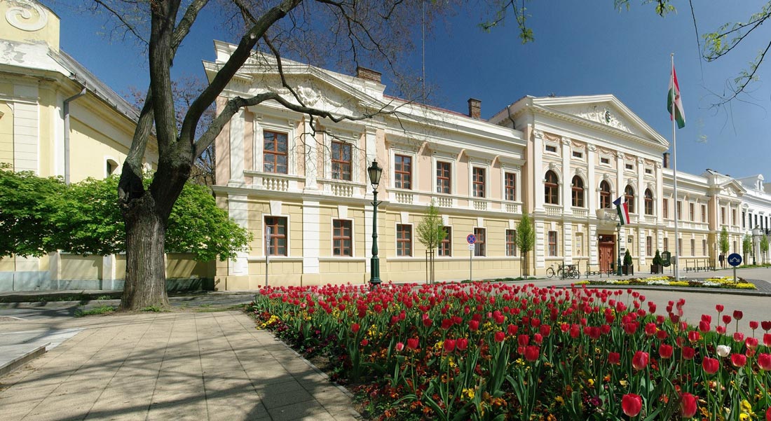 Több mint kétmilliárd forint fejlesztési forrást nyert el Gyula