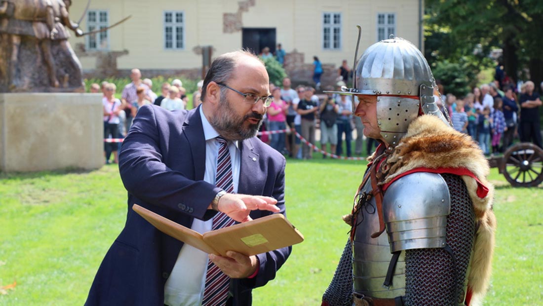 Kincsesládát kaptak a Zrínyi-kultusz ápolásáért – a szigetváriak hősies helytállása a Baranya Megyei Értéktárban