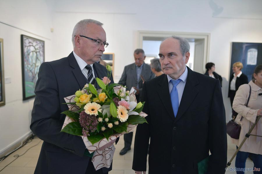 Keserü Ilona festőművész lett a fődíjas, övé a Tornyai-plakett – Megnyílt a 64. őszi tárlat Vásárhelyen