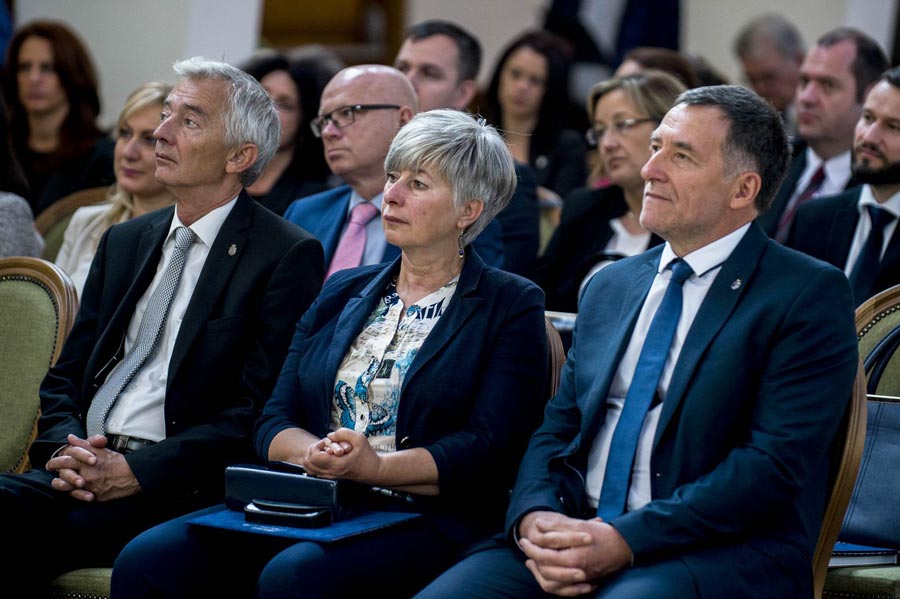 Ünnepi közgyűlés számos rangos, megyei elismeréssel