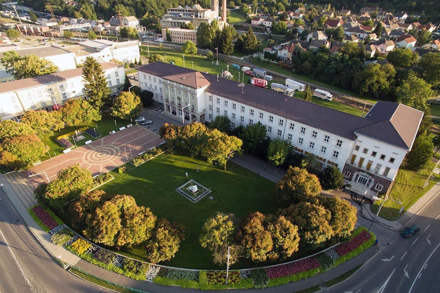 Milliárdokért fejlesztenek