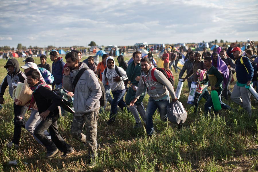 Bakondi: eddig 650-en kíséreltek meg illegális határátlépést idén