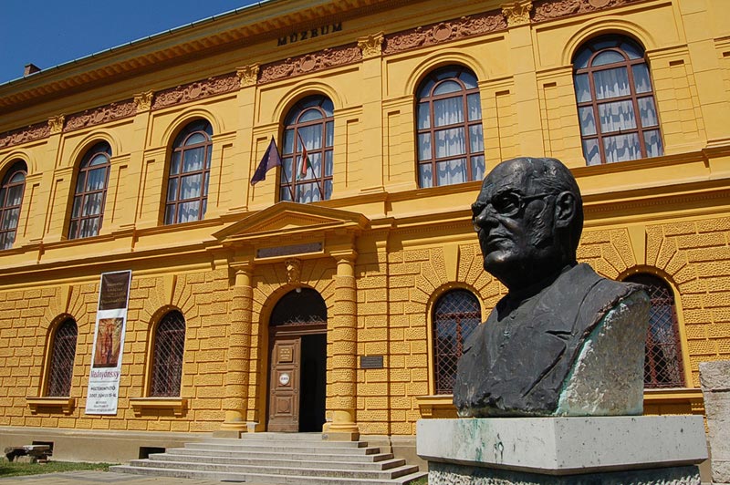 Kultúráért felelős államtitkárság: nő a települési önkormányzatok közgyűjteményi feladatainak támogatása