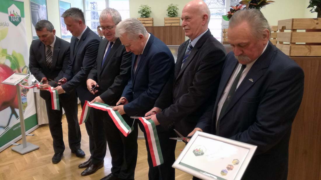 Átadták az agrárgazdasági kamara karcagi szolgáltatóközpontját