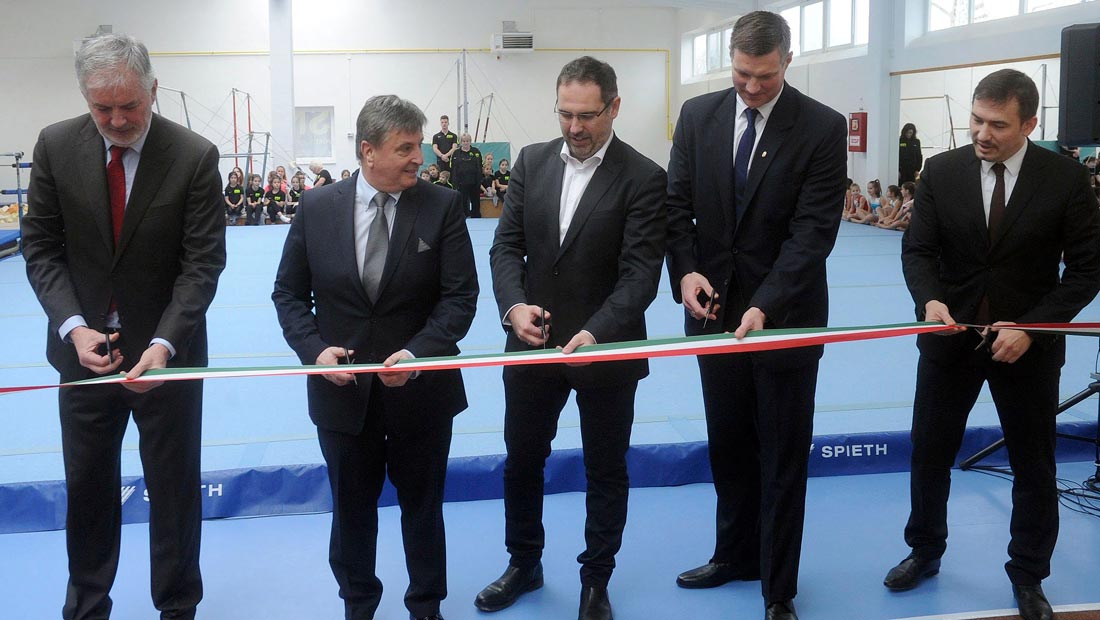 Átadták a 200 millió forintból kialakított pécsi torna munkacsarnokot