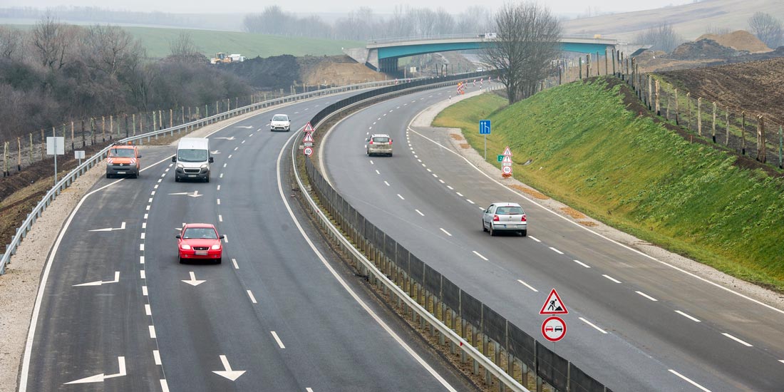 Két új, kétsávos szakaszt adtak át a 21-es főúton Nógrád megyében