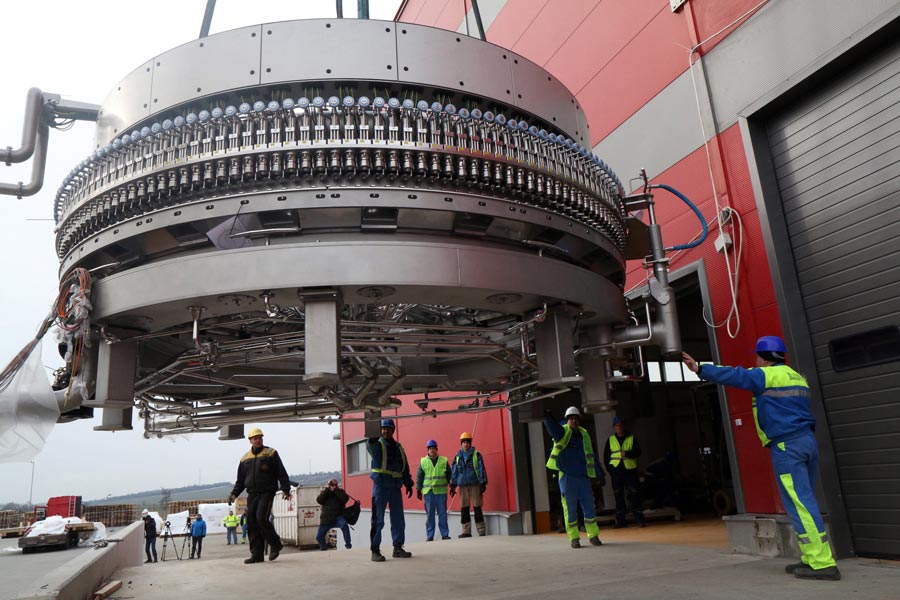 Ötmilliárd forintos beruházással bővíti kapacitását a Hell-csoport Szikszón