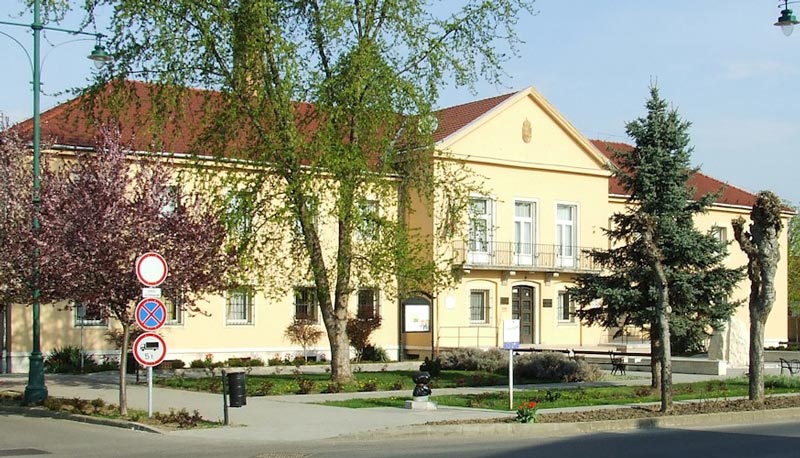 Feloszlatta magát Pásztó önkormányzata