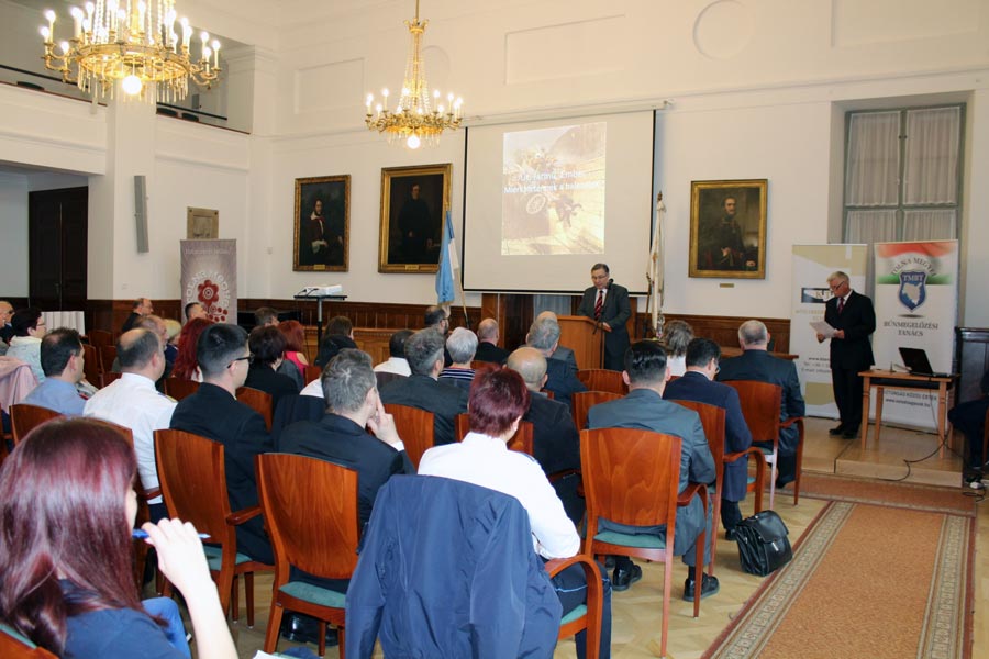 „Miért történnek a balesetek?” Konferenciát tartottak Szekszárdon