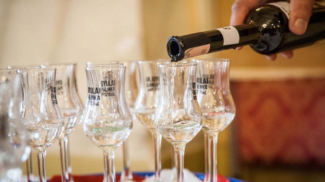 A Gyulai Pálinkafesztiválra készül el a Kárpát-medencei nemzeti összetartozás itala