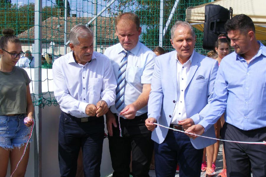 Ünnepélyes pályaavató Türjén