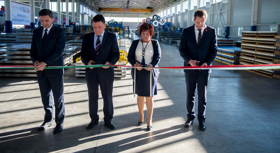 Átadták a szekszárdi Ferropatent Zrt. 2 milliárd forintból elkészült üzemcsarnokát