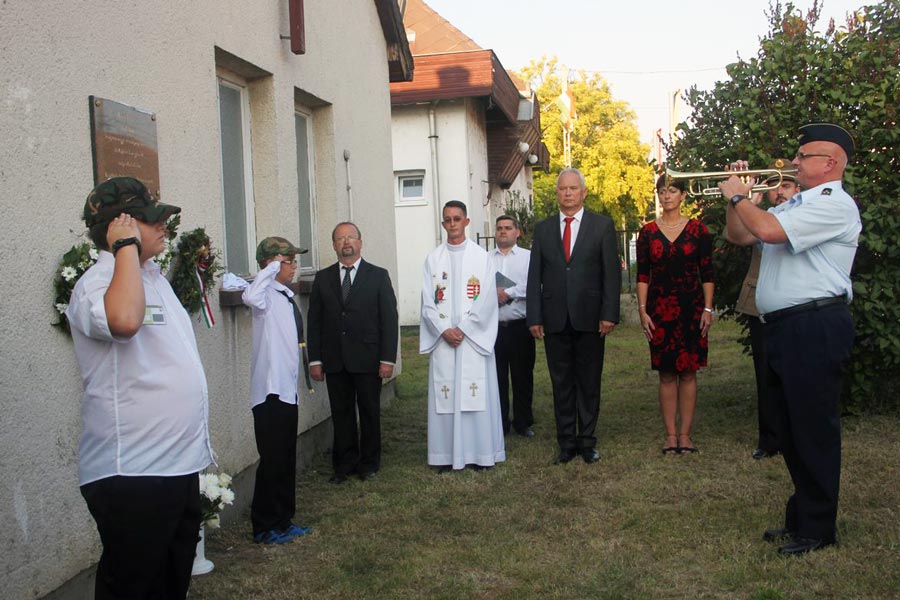 Emléktáblát avattak Veszprém megye első alispánja, Rosos István emlékére