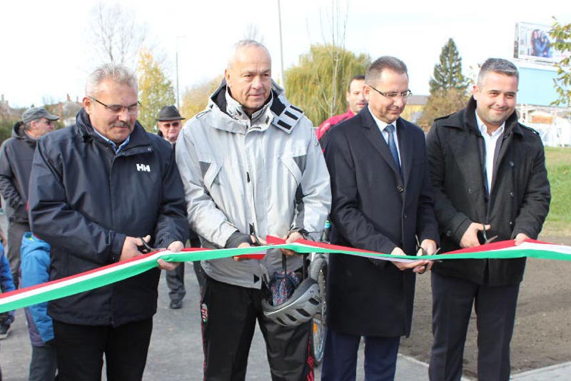 Kerékpárút Keszthely és Gyenesdiás között