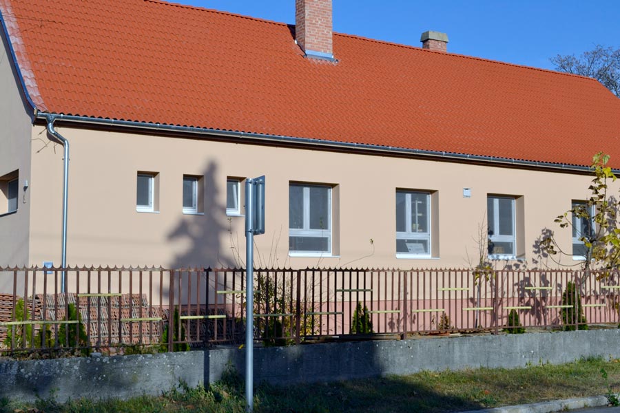 Két terhelt intézmény újult meg Jászszentlászlón