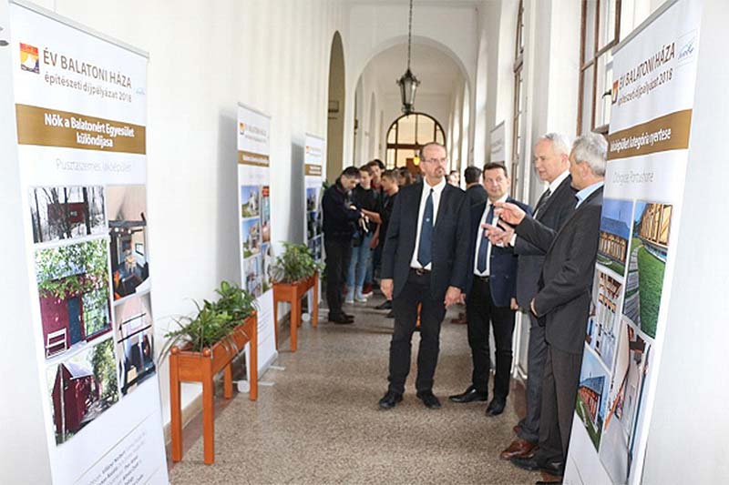Kiállítás nyílt az Év Balatoni Háza 2018 építészeti díjpályázat díjazott pályaműveiből