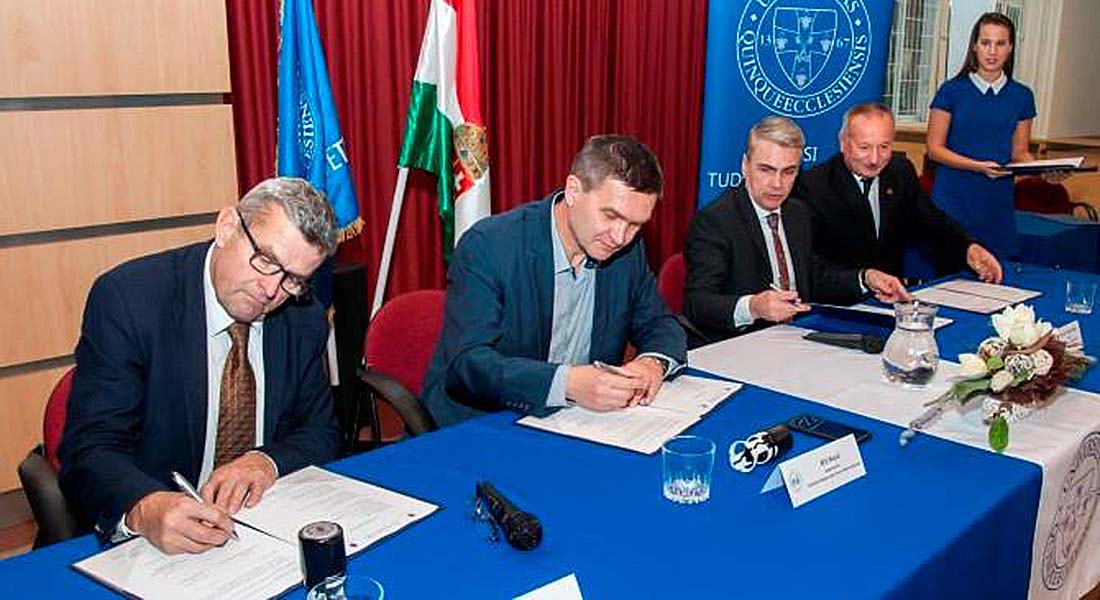 Partnerséggel a megyeszékhellyel és a PTE-vel