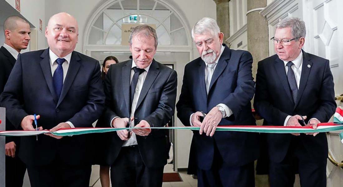 Új berendezések átadó ünnepsége a Markusovszky Kórházban