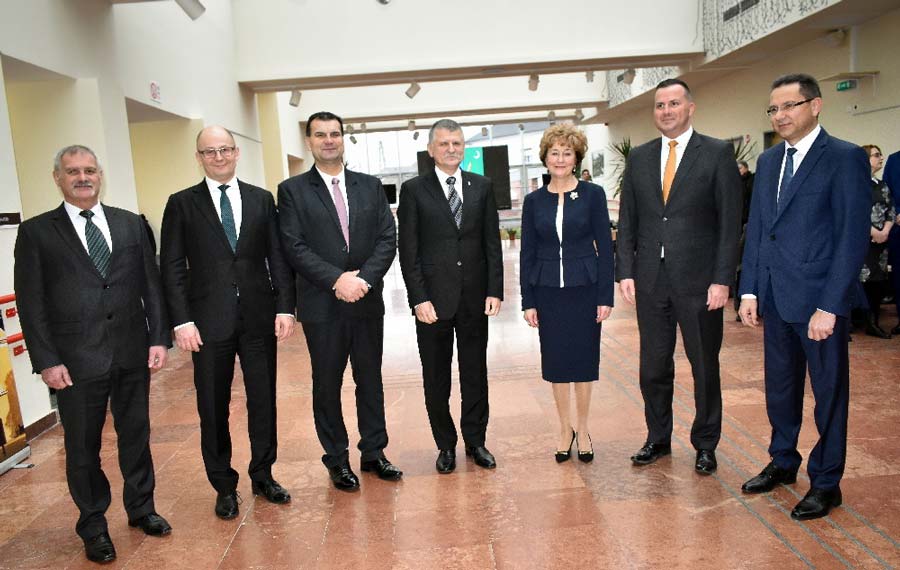 A negyven éves Lentit ünnepelték