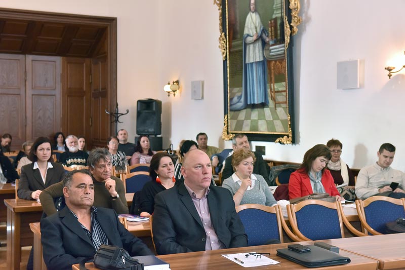 Felzárkóztatási fórumot tartottak a hevesi megyeházán