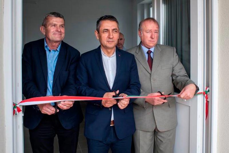 Közel 76 millió forint támogatással újult meg a hőgyészi orvosi rendelő