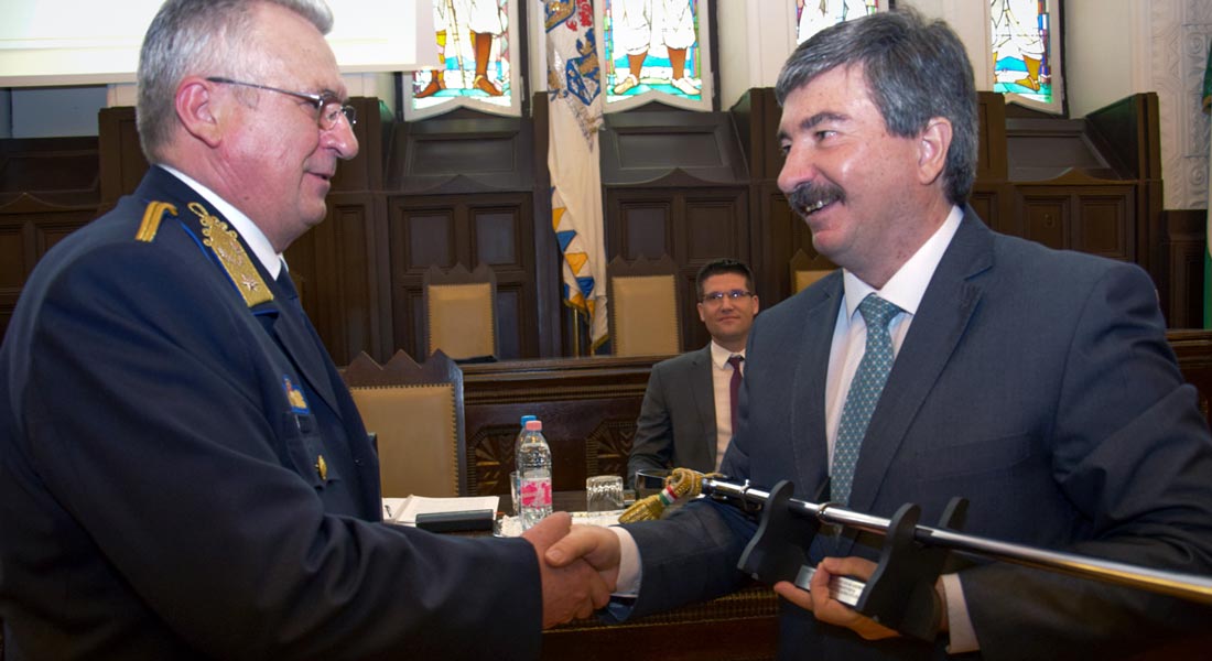 Egy Kossuth kard is helyet kapott a Hajdú-Bihar Megyei Közgyűlésen