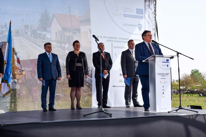 Alapkőletétel a 48-ason