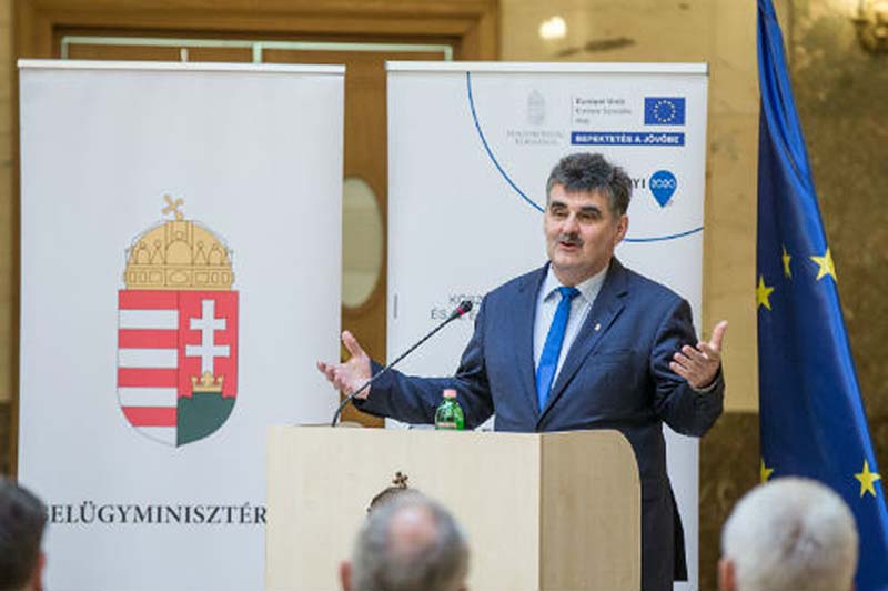 Szolgáltató önkormányzatokat díjazott a belügyminiszter