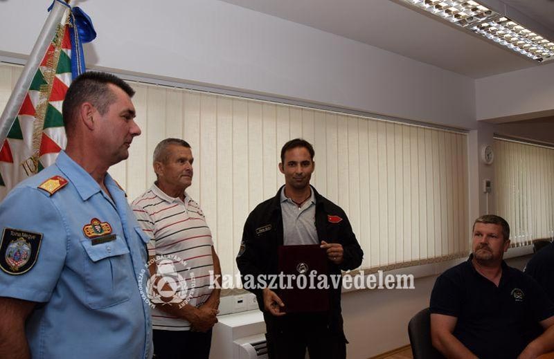 Segítő kezet nyújtottak – hat Tolna megyei egyesületet ismertek el