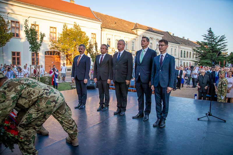 Itt a gyermek nevetni mer, otthon a szó, mit keresel – díszközgyűlés Székesfehérváron