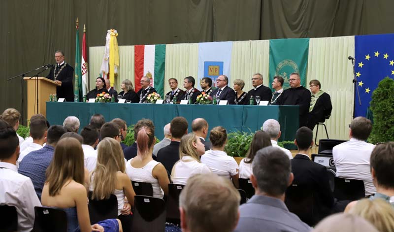 Megnyitották a 222. tanévet a Pannon Egyetem Georgikon Karán