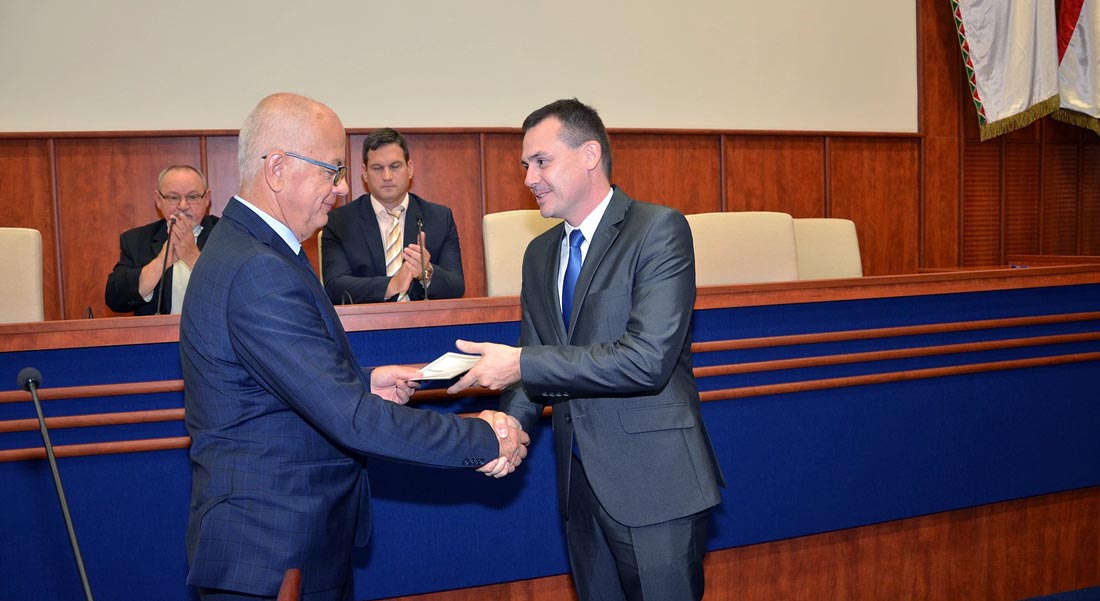 A megyei önkormányzat hatékony kapocs a lakosok, a polgármesterek és a kormány között