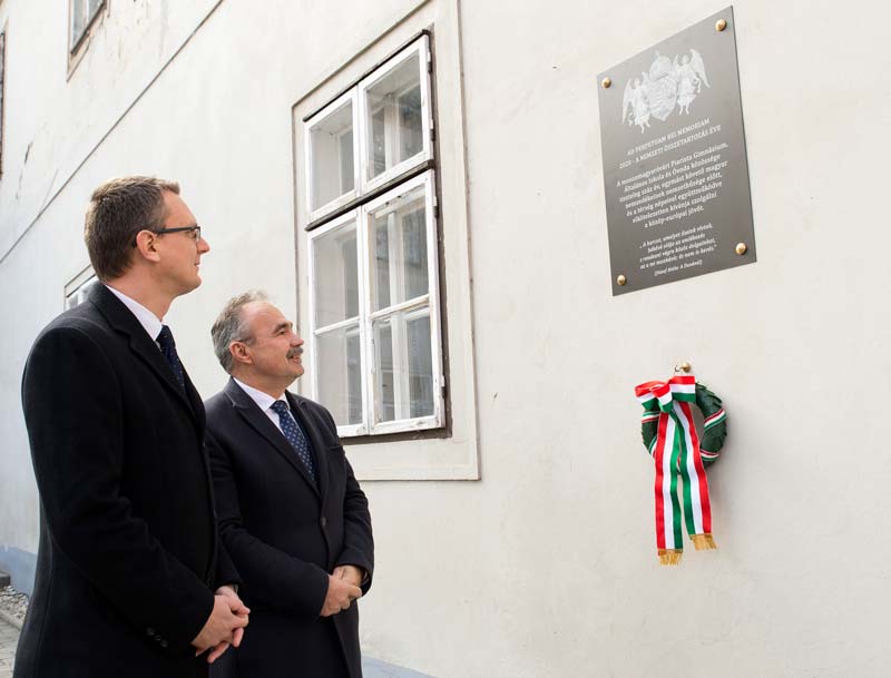 Rétvári: a nemzeti összetartozás minden magyarba bele van írva